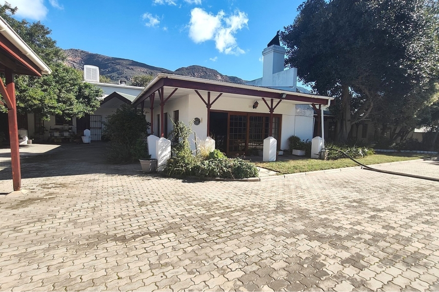5 Bedroom Property for Sale in Piketberg Western Cape
